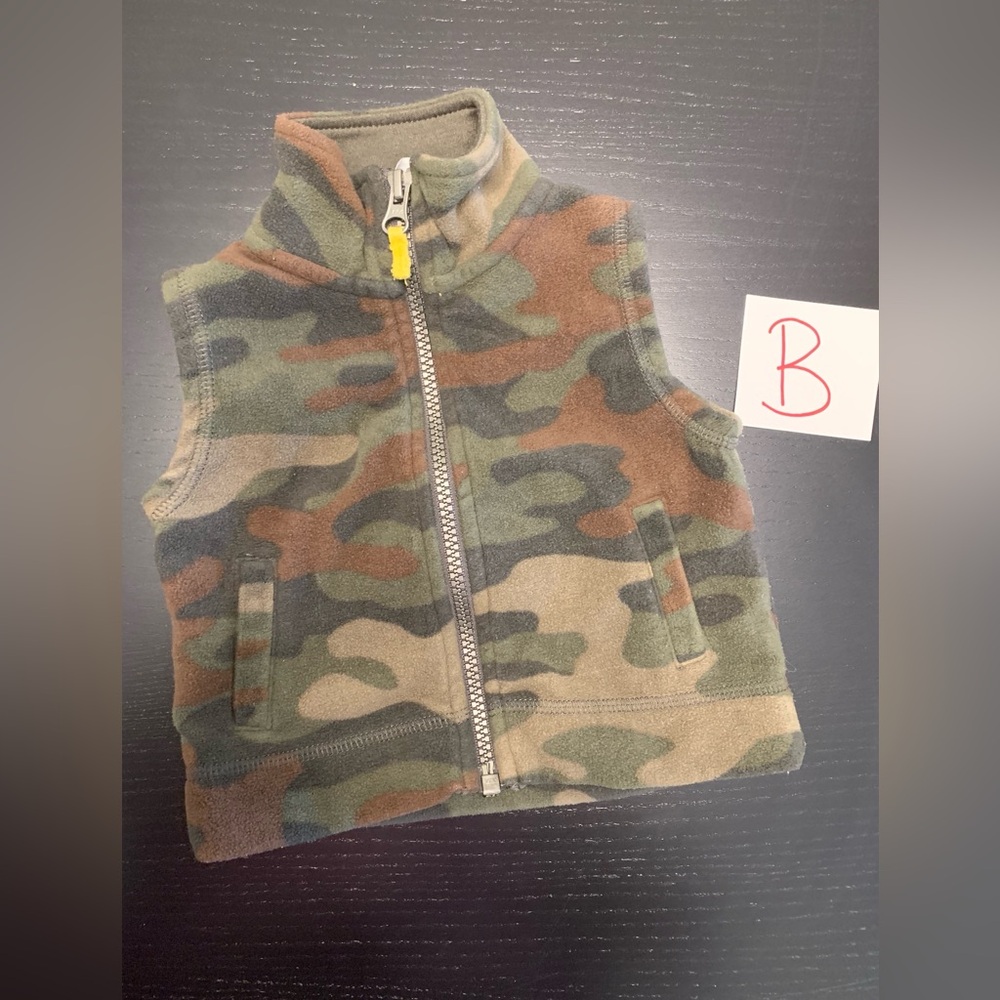 ⭐️2/$5.00⭐️ Carter’s 6m Camo Style Fleece Vest